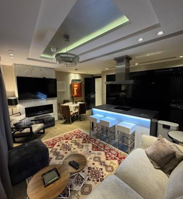 West Kensington Apartment | 3 Bed 2 Bath Luxury Apartment in Kensington