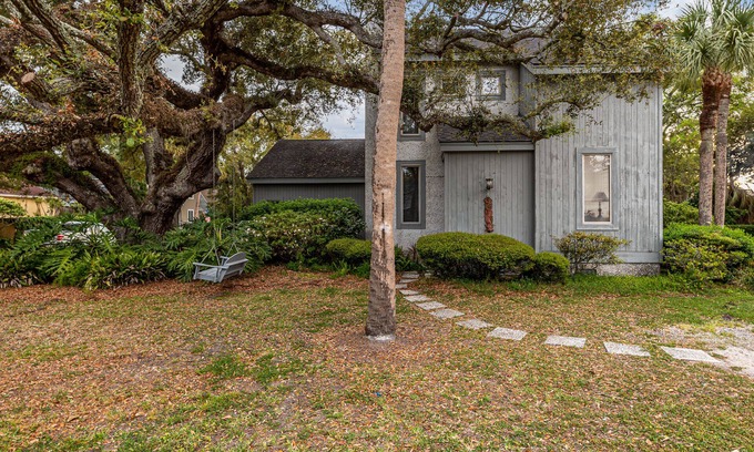 King City House | 3 bed/3.5 bath home - Easy Walk to St. Simons Pier