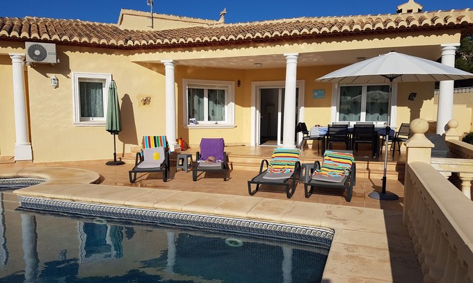 Tarraula Villa | 3 Bed 3 Bath Villa Private Pool .Quiet Area 10 Mins Drive to Beach. Wifi .Aircon