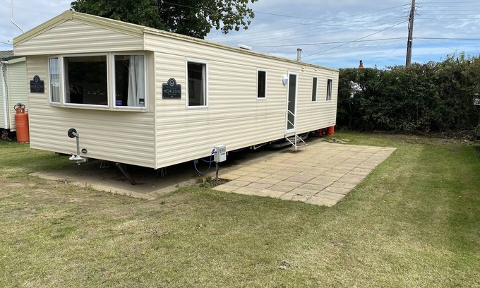 Great Yarmouth House | 3 Bed 8 Berth Caravan in California Cliffs - M1
