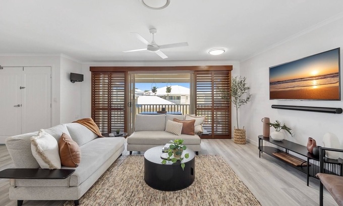 Coolum Beach Apartment | 3-Bed Haven with Balcony and BBQ, 5-Min to Beach