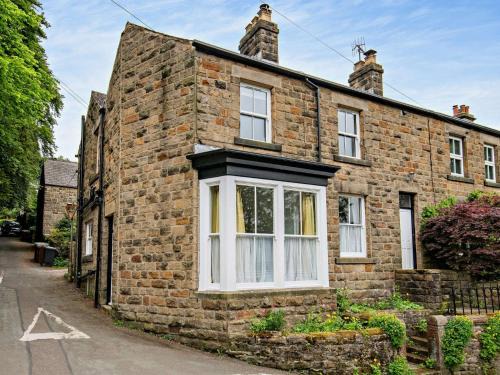 Bamford House | 3 Bed in Bamford PK838