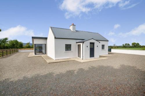 Castletown House | 3 Bed in Tomnahealy Little oc-t32392