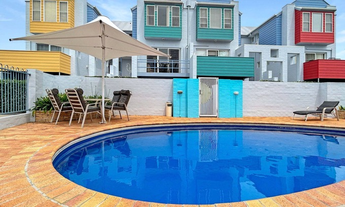 Batemans Bay House | 3-Bed with Alfresco Dining & Pool in Batemans Bay