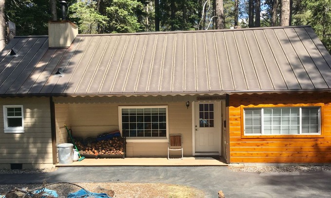 Donner Lake Woods Cabin | 3 bedroom, 1 bath, sleeps 7. West End of Donner Lake DLR#028