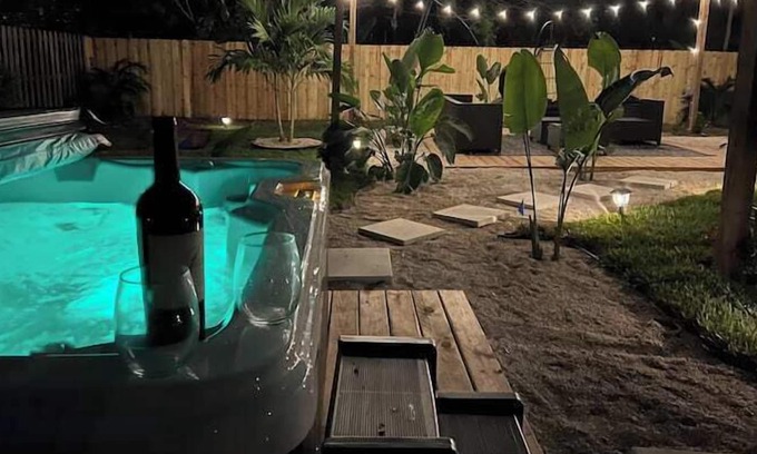 Vero Beach Apartment | 3 Bedroom 653765 by Houzlet