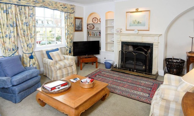 Moreton-in-Marsh Cabin | 3 bedroom accommodation in Moreton-in-Marsh