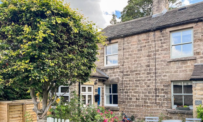 Hathersage Cottage | 3 bedroom accommodation in Hathersage, near Hope Valley
