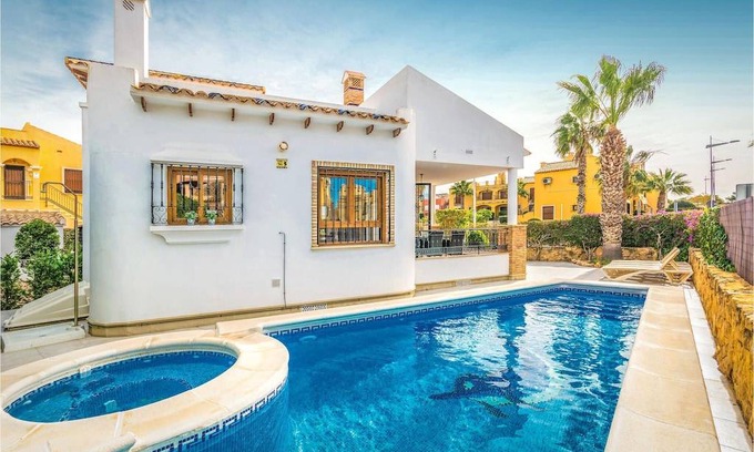 Algorfa House | 3 bedroom accommodation in Algorfa