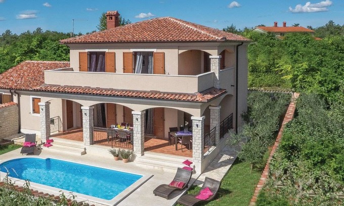 Divsici House | 3 bedroom accommodation in Divsici