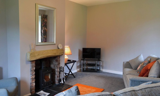 Lockerbie Cottage | 3 bedroom accommodation in Johnston Bridge, near Lockerbie