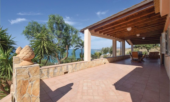 Ribera House | 3 bedroom accommodation in Ribera -AG-