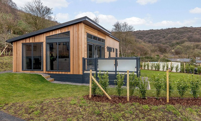 Cheddar Ski Chalet | 3 bedroom accommodation in Cheddar