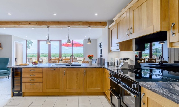 Newark Cottage | 3 bedroom accommodation in East Stoke, near Newark