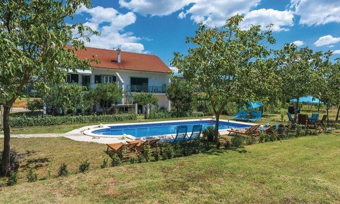 Ruzic House | 3 bedroom accommodation in Ruzic