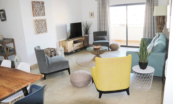 Lagos Apartment | 3-Bedroom Apt, Sleeps 6, Pool, Gym & Jacuzzi