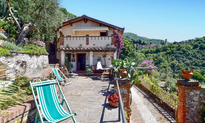 Greppolungo House | 3 bedroom awesome home in Camaiore