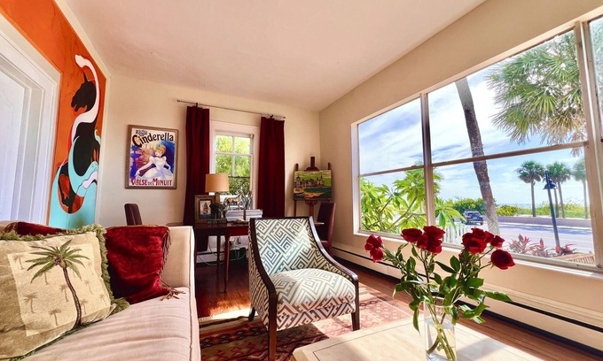 Pass-a-Grille House | 3-Bedroom Beachfront Home “Con La Marea” - Fall Promotion Rates