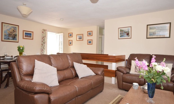Appledore Cabin | 3 bedroom Cottage in Appledore - THMAL