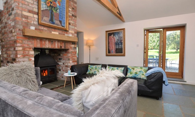 Beaminster Cabin | 3 bedroom Cottage in Beaminster - DC022