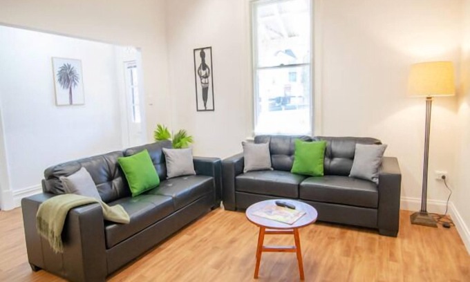 Albany Cottage | 3 bedroom cottage with a central location that can't be beaten.