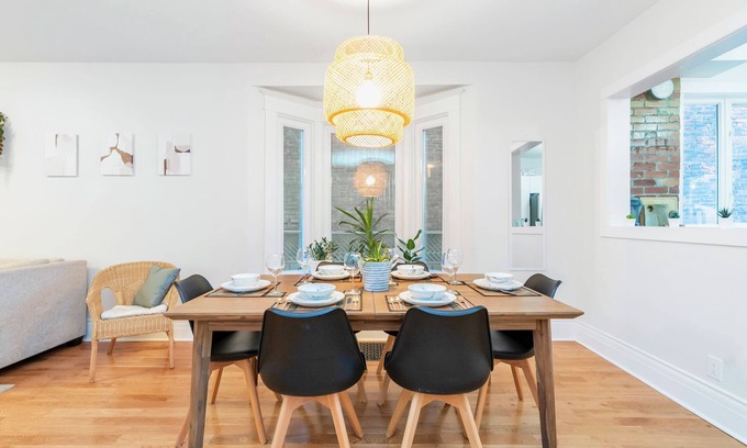 Davenport House | 3 Bedroom Family Friendly Home, Quiet and Central Toronto Neighbourhood