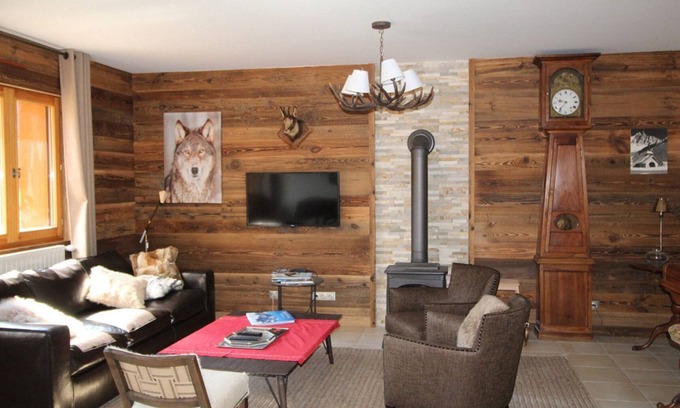 Les Carroz-d'Araches Apartment | 3-bedroom apartment, 2 bathrooms, parking, near slopes, equipped with high standards