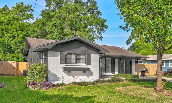 Groves House | 3 bedroom home in Groves with fenced yard