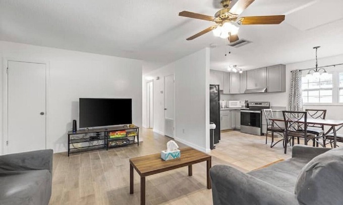 Ocala House | 3-bedroom house 13 Minutes to World Equestrian Center in Ocala