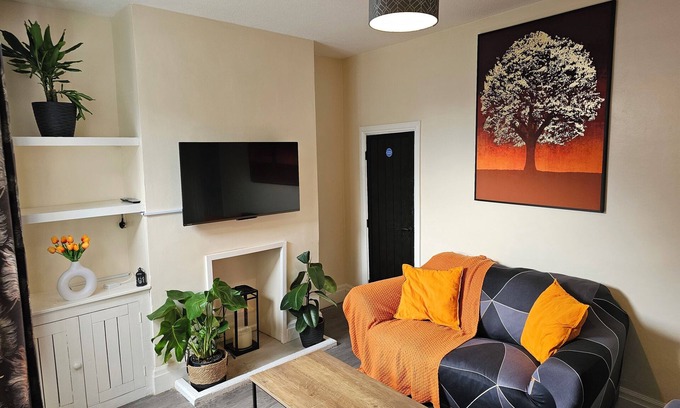Gloucester House | 3 Bedroom house in the Centre of Gloucester.