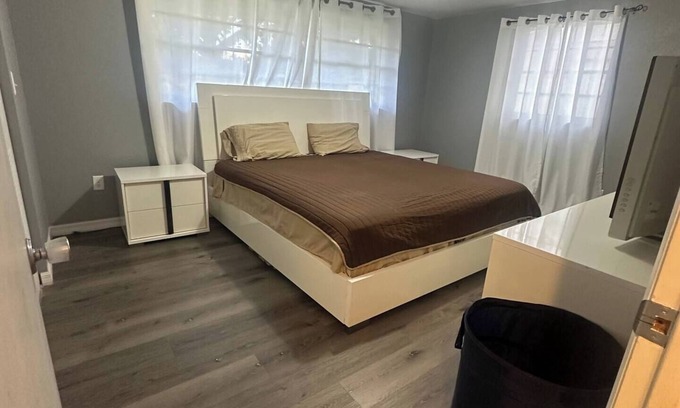 Zephyrhills House | 3-bedroom house in welcoming Zephyrhills with HVAC