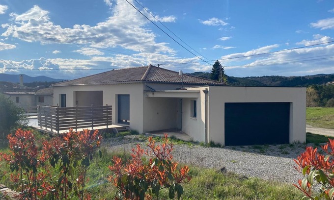 Les Assions House | 3-bedroom house + pool in southern Ardèche in the heart of vineyards, near rivers