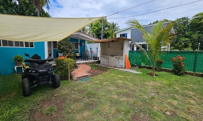 Barra de Santiago House | 3-bedroom house with swimming pools and access to the beach in Barra de Santiago