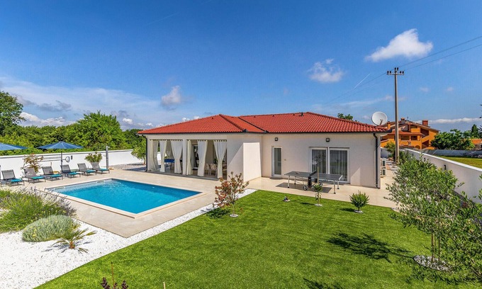Kavran House | 3 bedroom nice home in Kavran