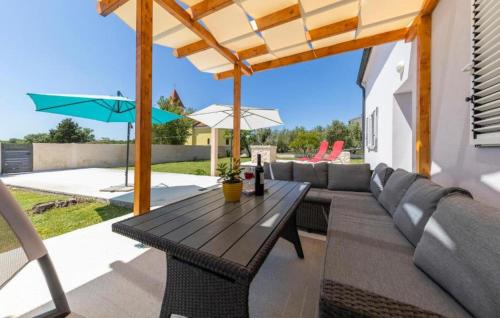 Poljica House | 3 Bedroom Nice Home In Nin