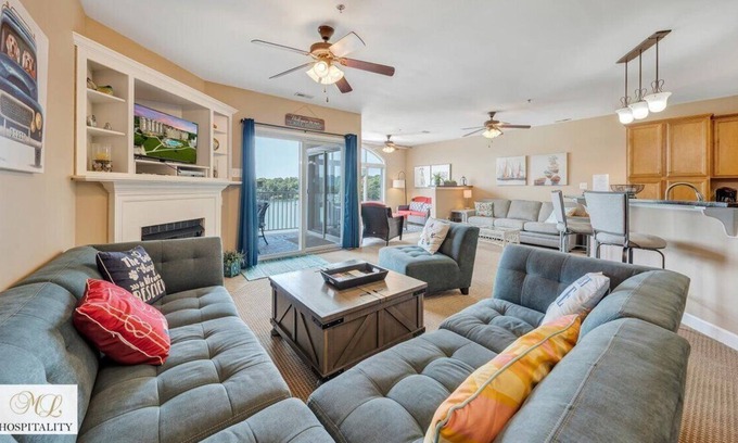 Huddleston Resort | 3 bedroom resort ML beautiful SML condo w/ indoor pool WiFi and dinning.