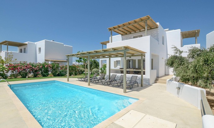 Plaka House | 3 bedroom Summer house with private pool and a partial view of the sea