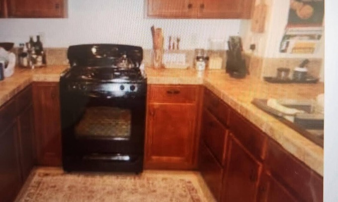 Reno House | 3-bedroom townhome in charming South Reno with WiFi, AC. & Close to walking path