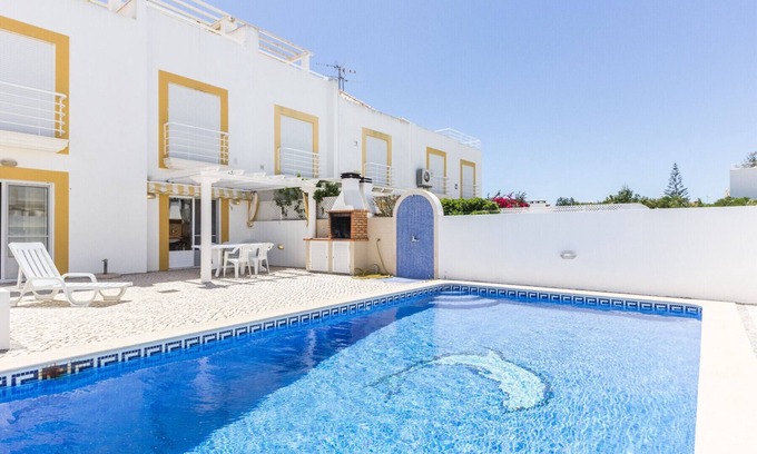 Manta Rota Ski Chalet | 3 bedroom villa on the 1st line of beach and Wi-Fi by AlgarveManta (20V3)