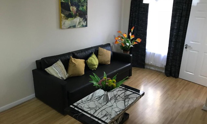 Southwark Apartment | 3 Bedrooms Peckham High Street