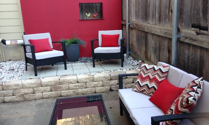 Greater South River City House | 3 Br/2.5 Ba Luxurious Townhouse In Soco/downtown Austin Icons Steps Away