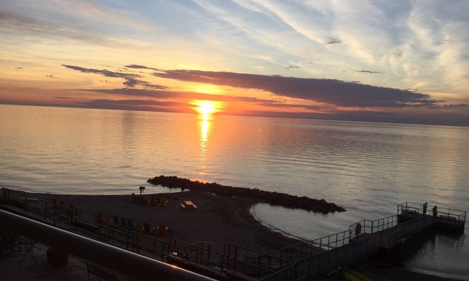 Geneva-on-the-Lake Condo | 3 BR condo on Lake Erie sleeps 6. Indoor Pool!! Booking now for Fall!!