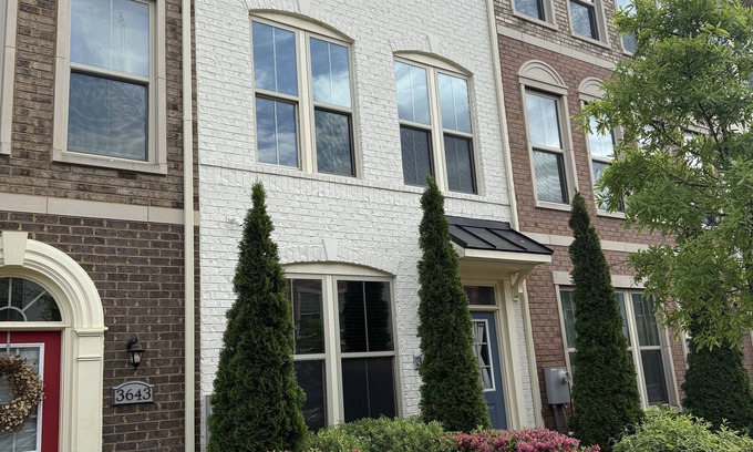 Fort Lincoln House | 3 Br Modern Townhome Newly Built - 15 mins from Downtown DC