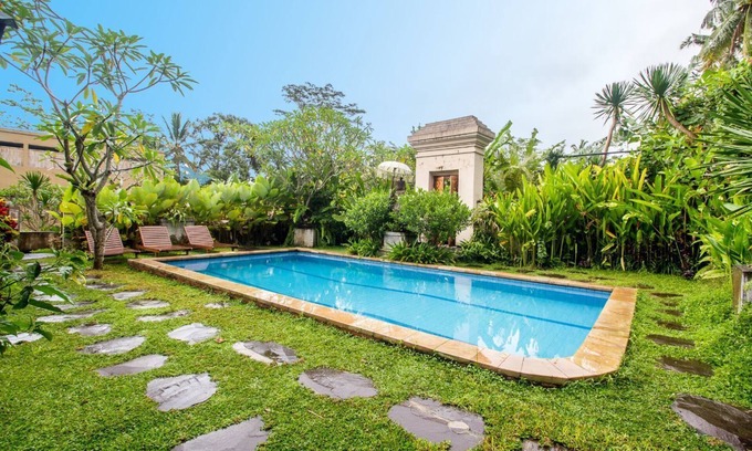 Melayang Villa | 3 BR Pool Villa Surrounding by Rice field view #309