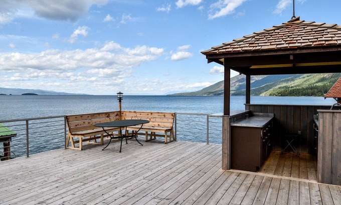 Finley Point Cabin | 3 Cabins On The Shore Of Flathead Lake In Skidoo Bay