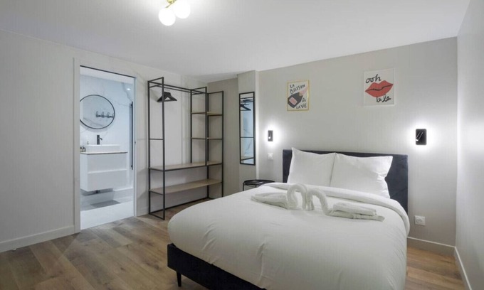 Quartier Saint-Georges Apartment | 3 Cozy Apartments Near Galeries Lafayette-12pers