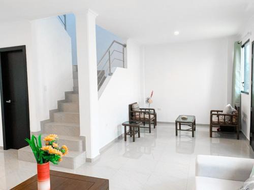La Aurora House | 3 dormitorios piscina privada BBQ parking free