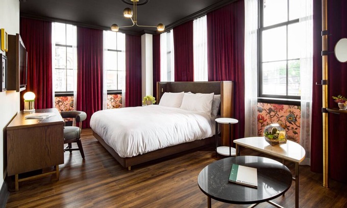 Riverside House | 3 Great Units for Groups, Minutes to St. Lawrence Market and Hockey Hall of Fame