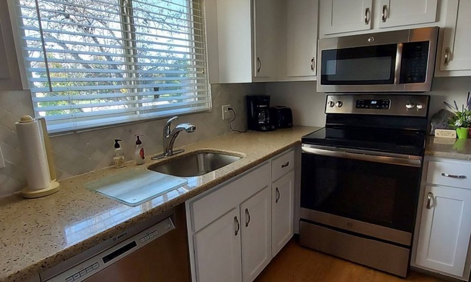 Cedar Condo | 3 king master suites, 4 bed 4 bath, outside heated pool, between Leland and GA
