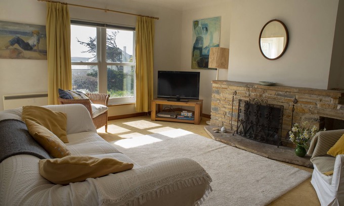 Thurlestone Apartment | 3 Linkside House, Thurlestone in S. Devon, ground floor apartment beaches nearby